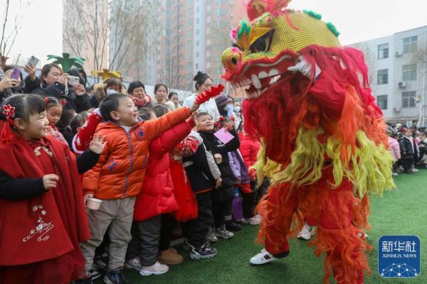 欢欢喜喜迎新年