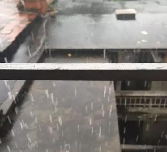 广州深圳东莞今天下午降冰雹 下周一全省将有暴雨