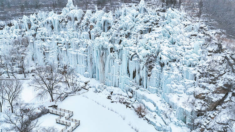 潭溪山雪景醉游人